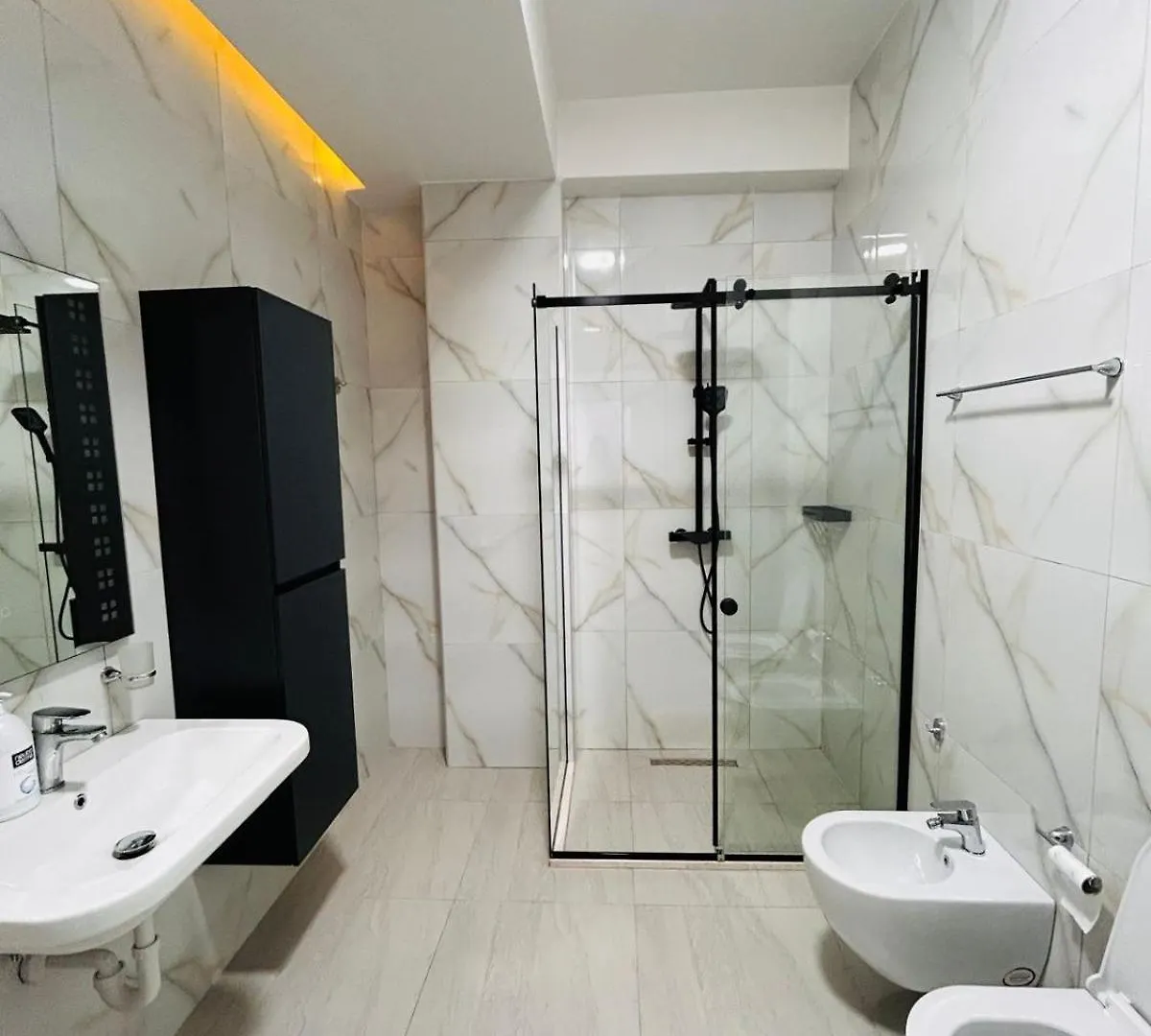Picasso Apartment Tirana 0*,